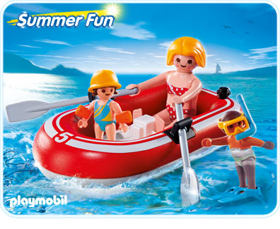 Vacanciers avec bateau pneumatique
